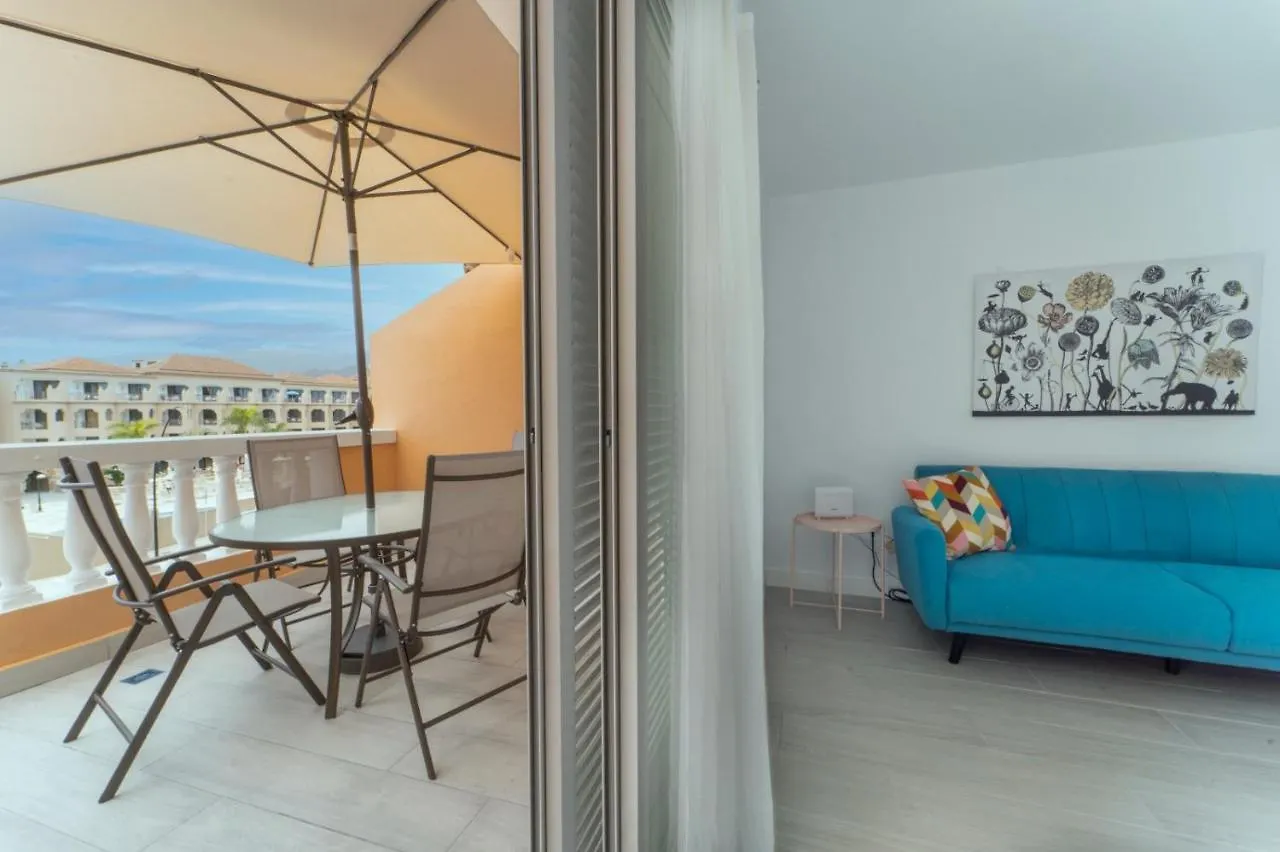 Comfortable Apartment Los Cristianos. Free Wifi. Arona