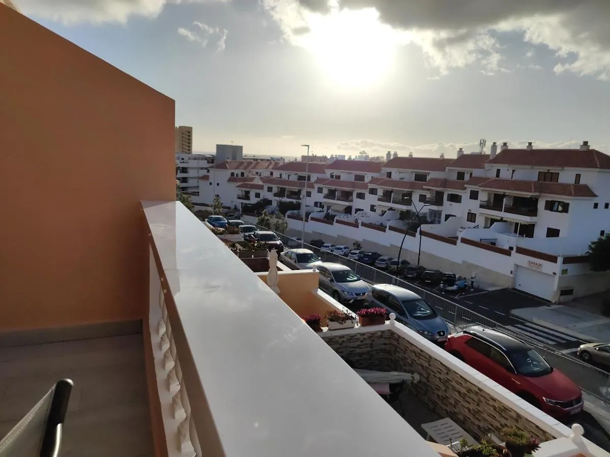 Comfortable Apartment Los Cristianos. Free Wifi. 阿罗纳 0*,  西班牙