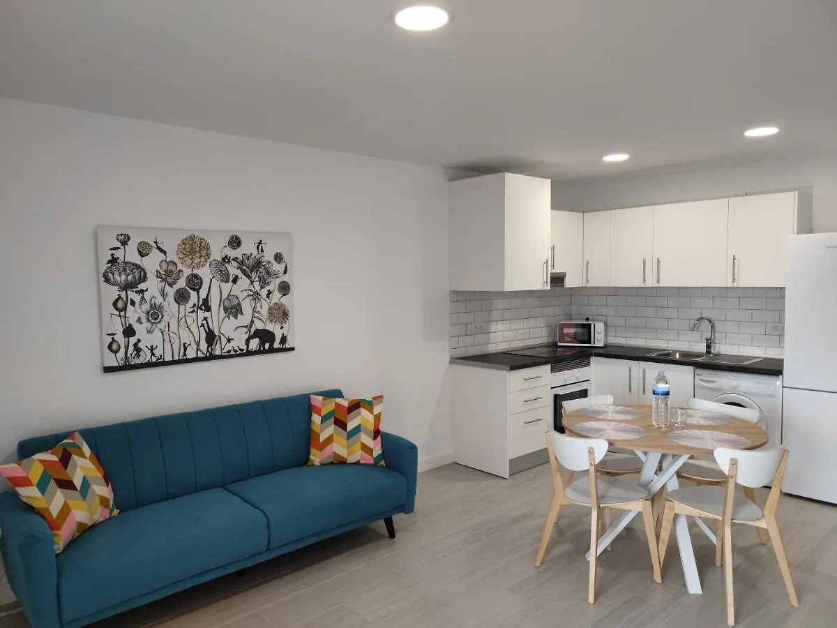 Comfortable Apartment Los Cristianos. Free Wifi. 阿罗纳