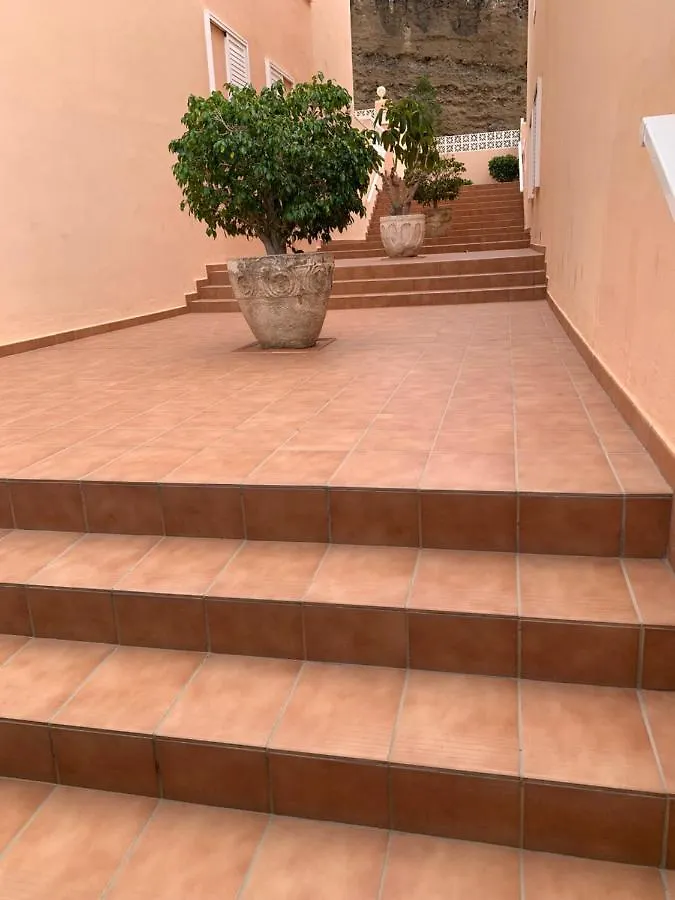 Comfortable Apartment Los Cristianos. Free Wifi. 阿罗纳 0*,  西班牙