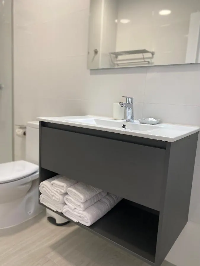 Comfortable Apartment Los Cristianos. Free Wifi. 阿罗纳