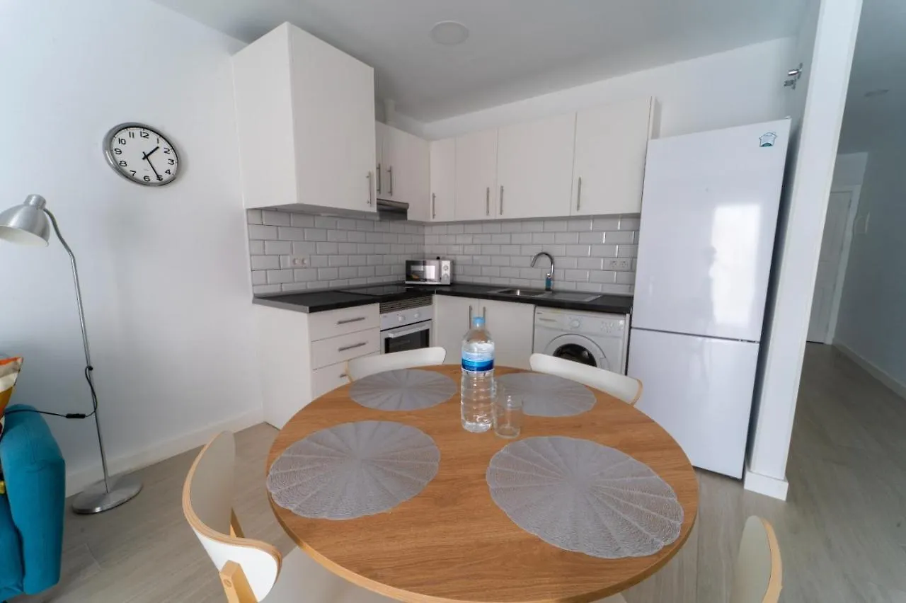 Comfortable Apartment Los Cristianos. Free Wifi. 阿罗纳