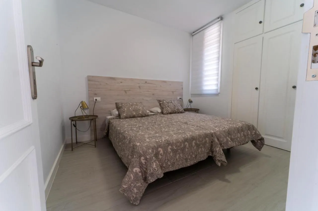 Comfortable Apartment Los Cristianos. Free Wifi. 阿罗纳