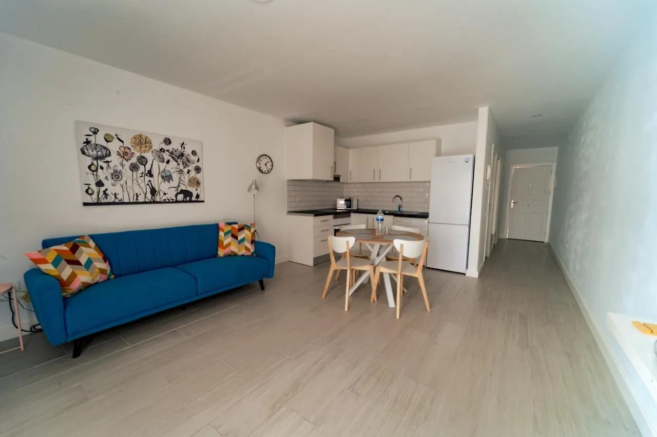 Comfortable Apartment Los Cristianos. Free Wifi. 阿罗纳